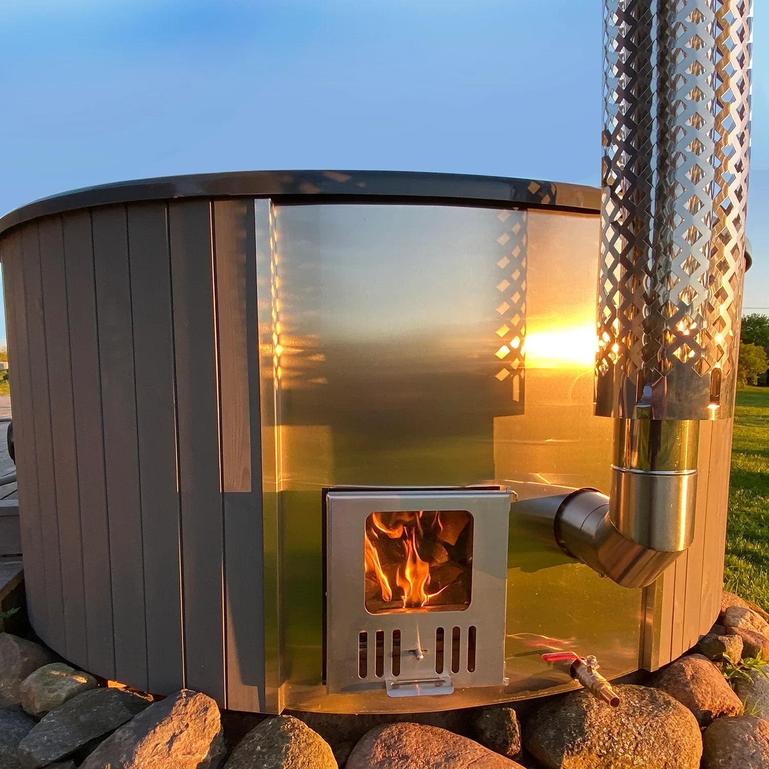 SaunaLife Model S4 Wood-Fired Hot Tub Natural SaunaLife