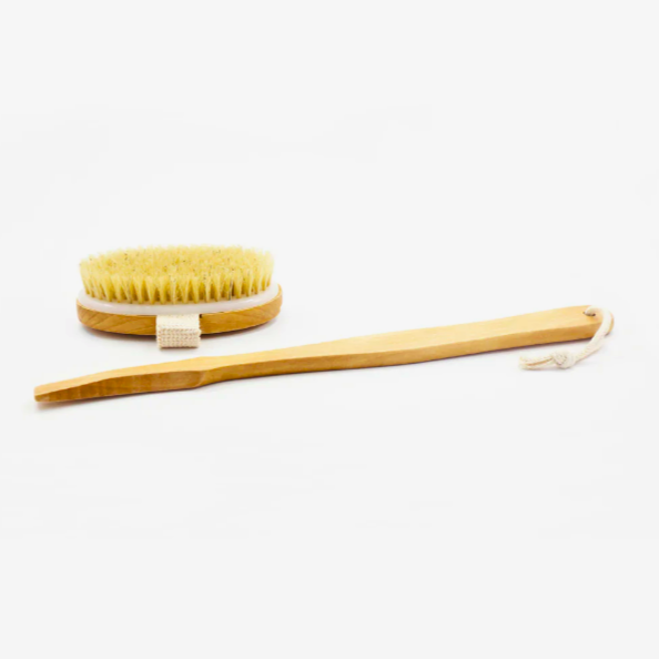 Dual-Function Sauna Brush – Exfoliation & Detox – Featuring natural bristles, this brush enhances skin health, promotes lymphatic drainage, and aids in detoxification.
