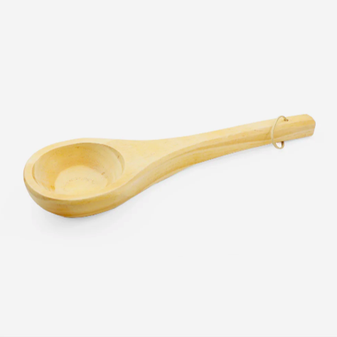 Ergonomic Wooden Ladle – Precision Water Pouring – Designed with a long handle for easy scooping and pouring, ensuring a relaxing and immersive sauna session.